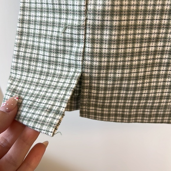 Brandy Melville Green Plaid Mini Skirt - Picture 3 of 5